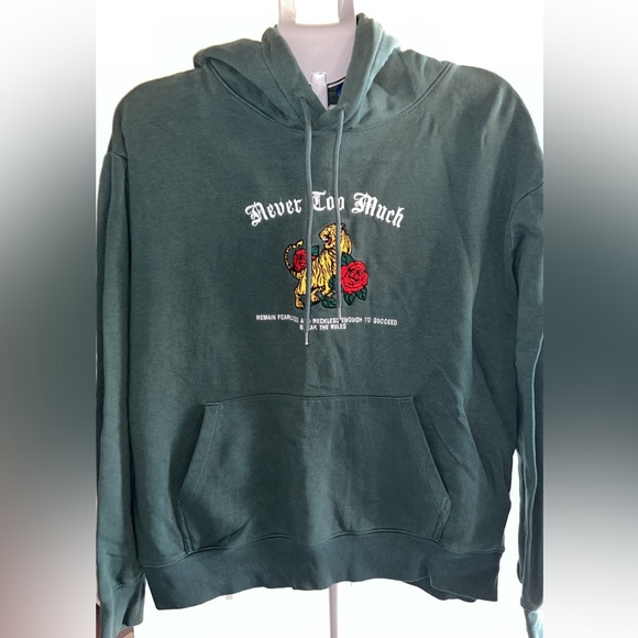 H&M- Hoodie Sweater - Picture 4 of 9